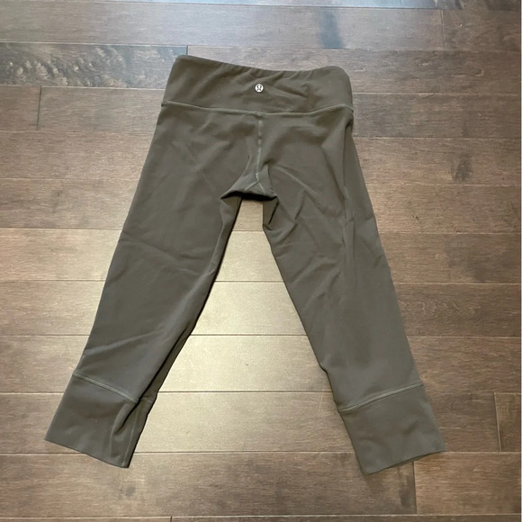 Brown Lululemon Capri Pant Size 4 - Picture 3 of 6